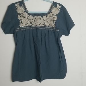 Izzy Lola Embroidered top